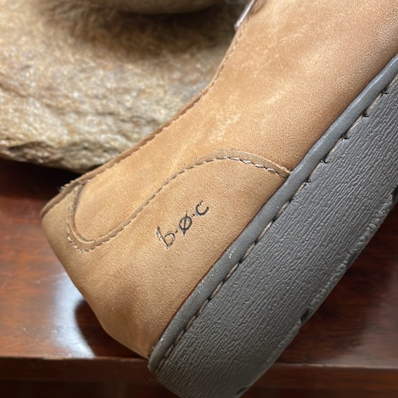 Size 8 natural leather b.o.c. shoes - Picture 11 of 14